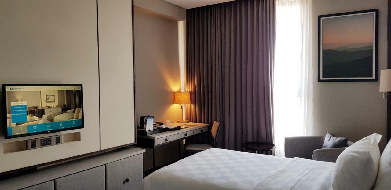 Wyndham Opi Hotel Палембанг Экстерьер фото
